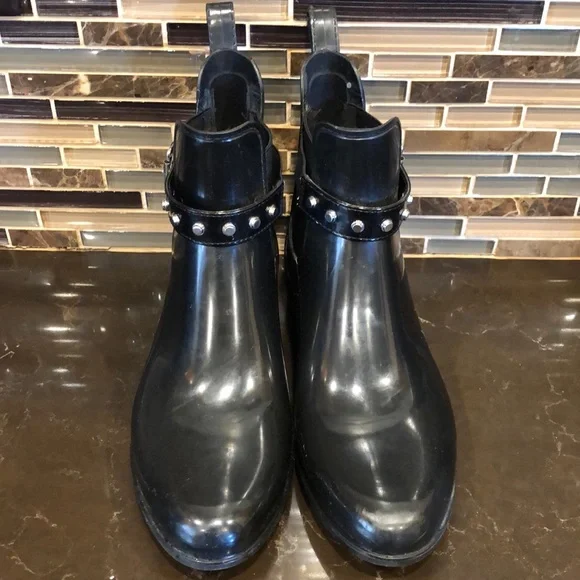 Halogen studded rubber rain booties boots women’s size 6 - Picture 4 of 8